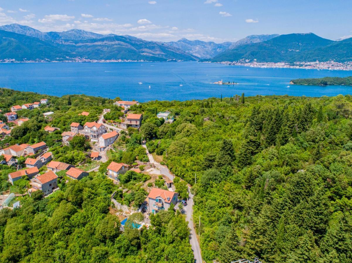 Villa Toscana With A Pool Tivat Exterior photo