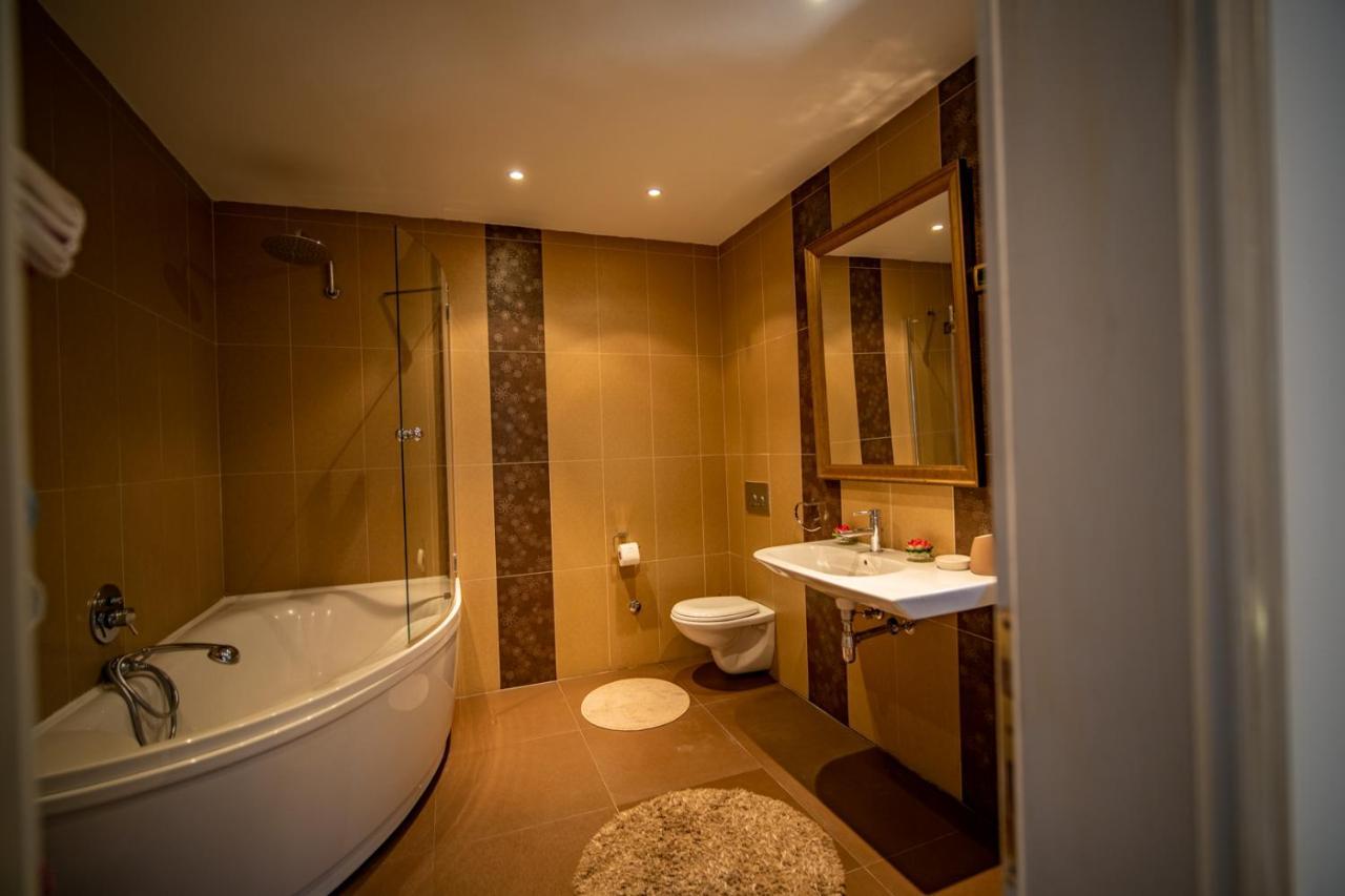 Villa Toscana With A Pool Tivat Exterior photo